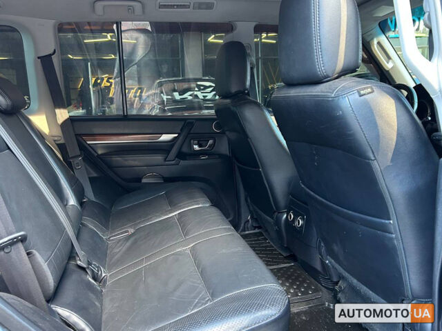 Серый Мицубиси Паджеро Вагон, объемом двигателя 3 л и пробегом 210 тыс. км за 14000 $, фото 14 на Automoto.ua