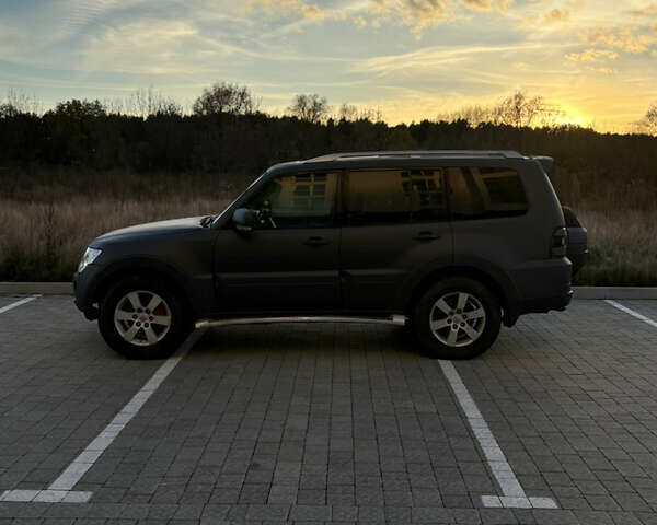 Серый Мицубиси Паджеро Вагон, объемом двигателя 3.2 л и пробегом 800 тыс. км за 8100 $, фото 12 на Automoto.ua