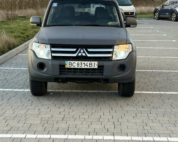 Серый Мицубиси Паджеро Вагон, объемом двигателя 3.2 л и пробегом 800 тыс. км за 8100 $, фото 5 на Automoto.ua