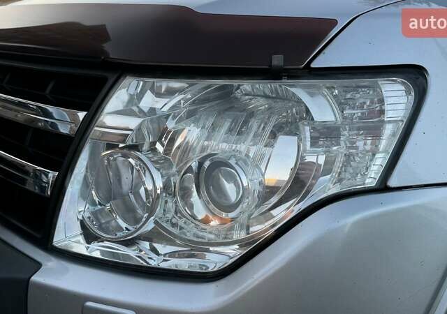 Сірий Міцубісі Паджеро Вагон, об'ємом двигуна 3.2 л та пробігом 218 тис. км за 14500 $, фото 10 на Automoto.ua