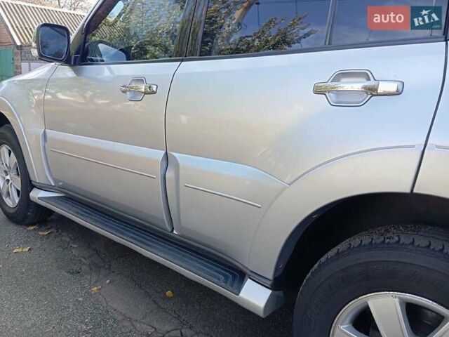 Міцубісі Паджеро Вагон 2008 у Никополе на Automoto.ua Сірий Міцубісі Паджеро Вагон, об'ємом двигуна 2.97 л та пробігом 198 тис. км за 10800 $, фото 1 на Automoto.ua