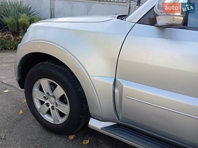 Міцубісі Паджеро Вагон 2008 у Никополе на Automoto.ua Сірий Міцубісі Паджеро Вагон, об'ємом двигуна 2.97 л та пробігом 198 тис. км за 10800 $, фото 5 на Automoto.ua