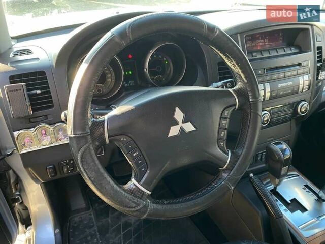 Сірий Міцубісі Паджеро Вагон, об'ємом двигуна 3.2 л та пробігом 263 тис. км за 13600 $, фото 13 на Automoto.ua