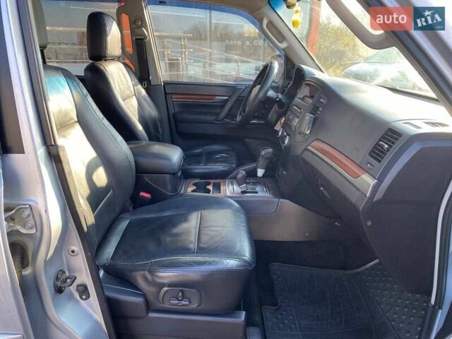 Сірий Міцубісі Паджеро Вагон, об'ємом двигуна 3.2 л та пробігом 263 тис. км за 13600 $, фото 24 на Automoto.ua