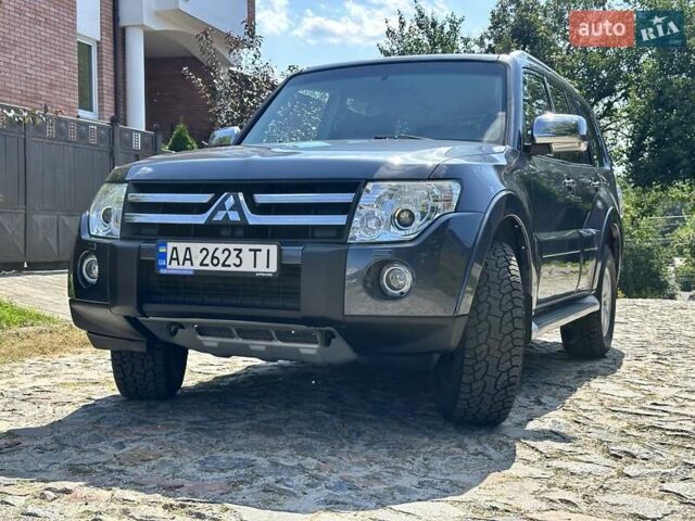 Серый Мицубиси Паджеро Вагон, объемом двигателя 2.97 л и пробегом 152 тыс. км за 13500 $, фото 3 на Automoto.ua
