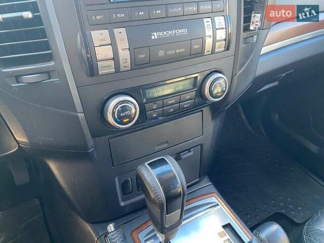 Сірий Міцубісі Паджеро Вагон, об'ємом двигуна 3.2 л та пробігом 263 тис. км за 13600 $, фото 16 на Automoto.ua