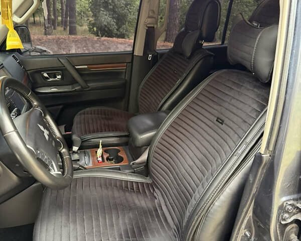 Серый Мицубиси Паджеро Вагон, объемом двигателя 3.83 л и пробегом 218 тыс. км за 11299 $, фото 9 на Automoto.ua