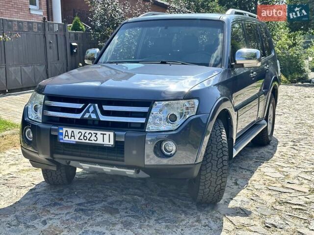 Серый Мицубиси Паджеро Вагон, объемом двигателя 2.97 л и пробегом 152 тыс. км за 13500 $, фото 2 на Automoto.ua