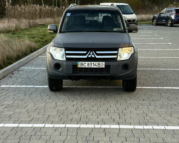 Серый Мицубиси Паджеро Вагон, объемом двигателя 3.2 л и пробегом 800 тыс. км за 8100 $, фото 7 на Automoto.ua