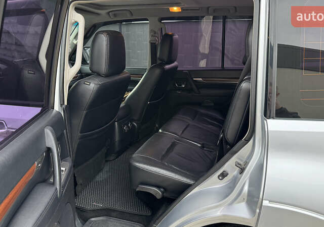 Сірий Міцубісі Паджеро Вагон, об'ємом двигуна 2.97 л та пробігом 230 тис. км за 11200 $, фото 8 на Automoto.ua