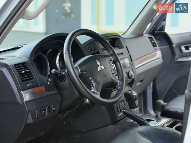 Сірий Міцубісі Паджеро Вагон, об'ємом двигуна 3.2 л та пробігом 147 тис. км за 14500 $, фото 54 на Automoto.ua