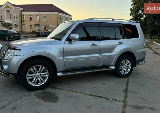 Сірий Міцубісі Паджеро Вагон, об'ємом двигуна 3.2 л та пробігом 218 тис. км за 14500 $, фото 13 на Automoto.ua