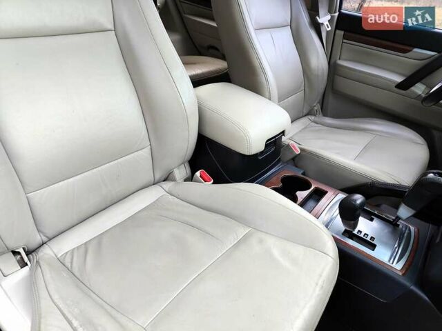 Серый Мицубиси Паджеро Вагон, объемом двигателя 3 л и пробегом 341 тыс. км за 11990 $, фото 38 на Automoto.ua