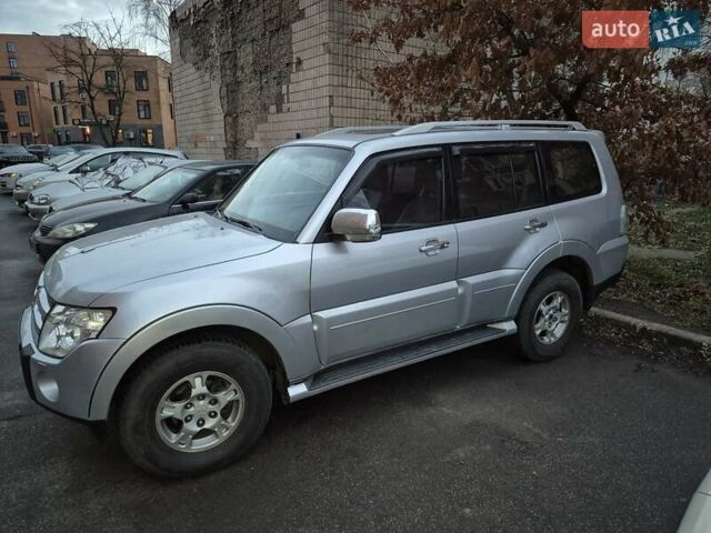 Сірий Міцубісі Паджеро Вагон, об'ємом двигуна 2.84 л та пробігом 340 тис. км за 12000 $, фото 1 на Automoto.ua
