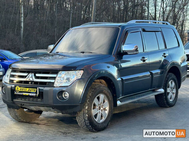 Серый Мицубиси Паджеро Вагон, объемом двигателя 3 л и пробегом 210 тыс. км за 14000 $, фото 2 на Automoto.ua