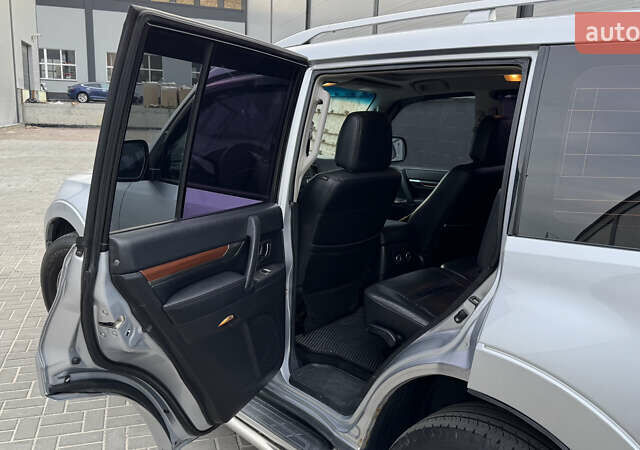 Сірий Міцубісі Паджеро Вагон, об'ємом двигуна 2.97 л та пробігом 230 тис. км за 11200 $, фото 10 на Automoto.ua