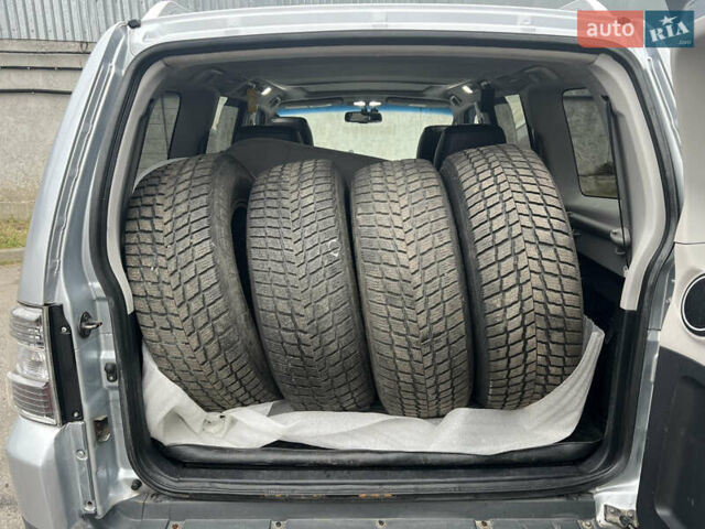 Серый Мицубиси Паджеро Вагон, объемом двигателя 3.2 л и пробегом 230 тыс. км за 9999 $, фото 22 на Automoto.ua