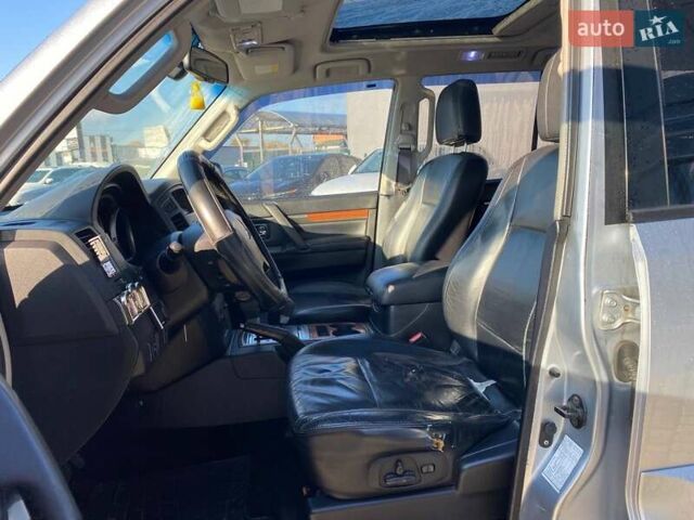 Сірий Міцубісі Паджеро Вагон, об'ємом двигуна 3.2 л та пробігом 263 тис. км за 13600 $, фото 18 на Automoto.ua