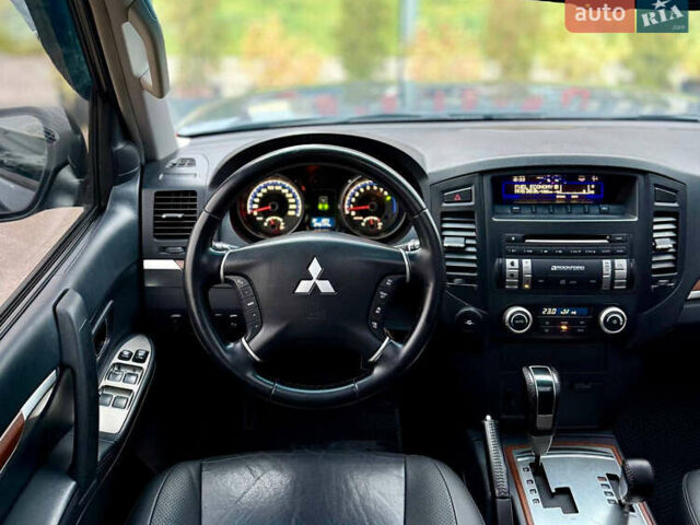 Серый Мицубиси Паджеро Вагон, объемом двигателя 2.97 л и пробегом 245 тыс. км за 9950 $, фото 4 на Automoto.ua