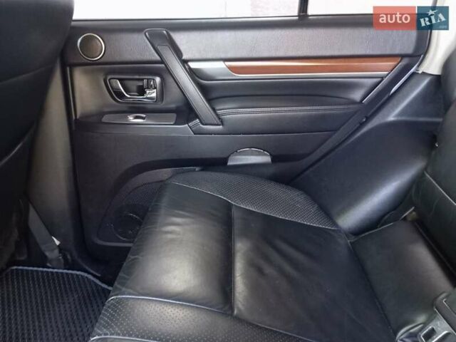 Міцубісі Паджеро Вагон 2008 у Никополе на Automoto.ua Сірий Міцубісі Паджеро Вагон, об'ємом двигуна 2.97 л та пробігом 198 тис. км за 10800 $, фото 37 на Automoto.ua