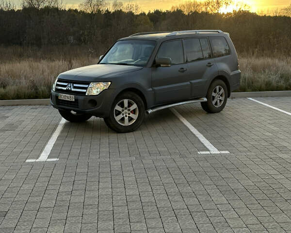 Серый Мицубиси Паджеро Вагон, объемом двигателя 3.2 л и пробегом 800 тыс. км за 8100 $, фото 18 на Automoto.ua