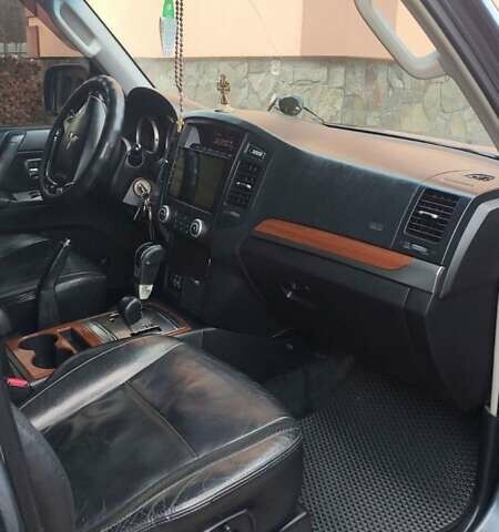 Сірий Міцубісі Паджеро Вагон, об'ємом двигуна 3.2 л та пробігом 326 тис. км за 13800 $, фото 1 на Automoto.ua