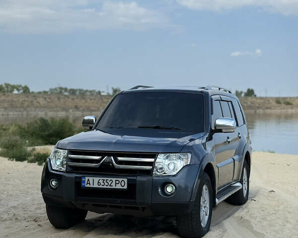 Серый Мицубиси Паджеро Вагон, объемом двигателя 3.83 л и пробегом 218 тыс. км за 11299 $, фото 7 на Automoto.ua