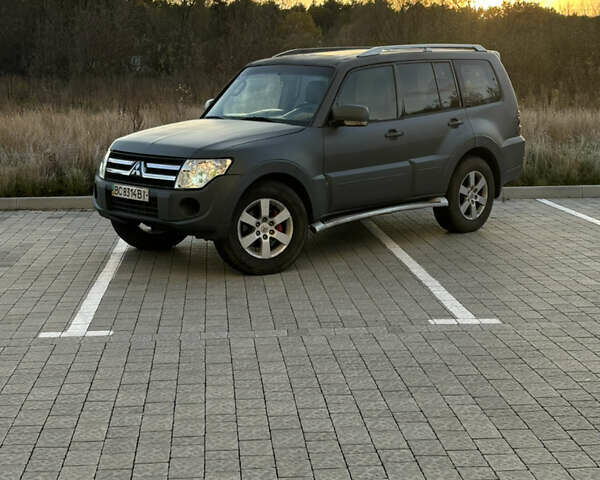 Серый Мицубиси Паджеро Вагон, объемом двигателя 3.2 л и пробегом 800 тыс. км за 8100 $, фото 20 на Automoto.ua