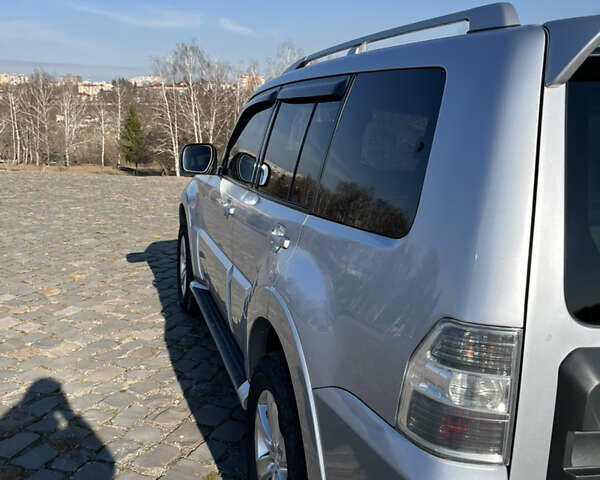 Сірий Міцубісі Паджеро Вагон, об'ємом двигуна 2.97 л та пробігом 295 тис. км за 11800 $, фото 11 на Automoto.ua