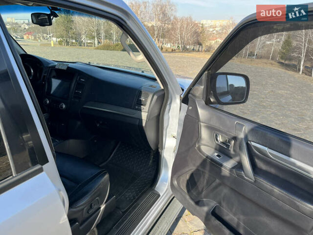 Сірий Міцубісі Паджеро Вагон, об'ємом двигуна 2.97 л та пробігом 295 тис. км за 11800 $, фото 15 на Automoto.ua