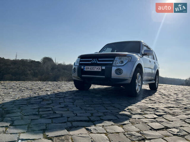 Сірий Міцубісі Паджеро Вагон, об'ємом двигуна 2.97 л та пробігом 295 тис. км за 11800 $, фото 2 на Automoto.ua