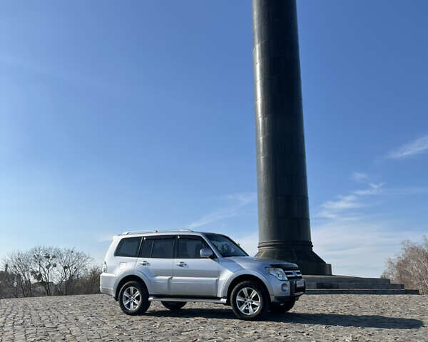 Сірий Міцубісі Паджеро Вагон, об'ємом двигуна 2.97 л та пробігом 295 тис. км за 11800 $, фото 3 на Automoto.ua