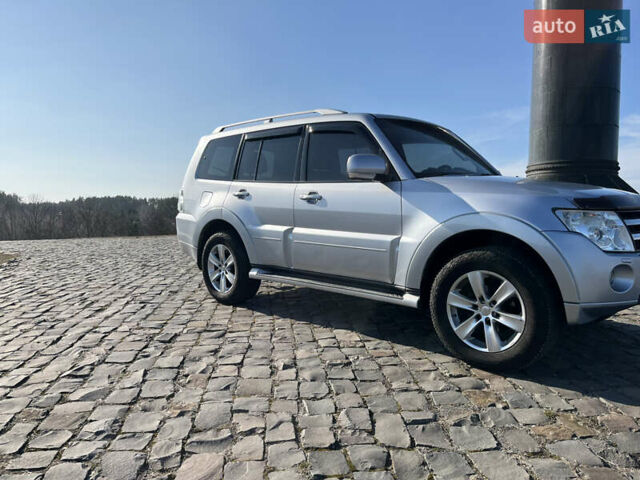 Сірий Міцубісі Паджеро Вагон, об'ємом двигуна 2.97 л та пробігом 295 тис. км за 11800 $, фото 4 на Automoto.ua