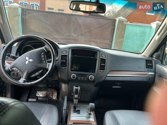 Серый Мицубиси Паджеро Вагон, объемом двигателя 3.2 л и пробегом 220 тыс. км за 17000 $, фото 6 на Automoto.ua