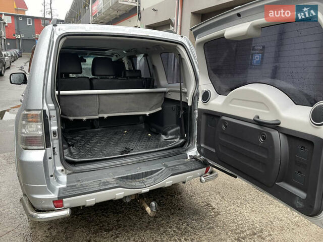 Серый Мицубиси Паджеро Вагон, объемом двигателя 3.2 л и пробегом 270 тыс. км за 16500 $, фото 1 на Automoto.ua