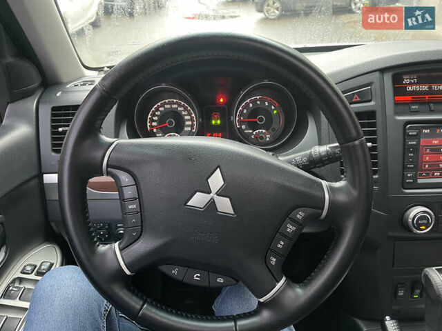 Серый Мицубиси Паджеро Вагон, объемом двигателя 3.2 л и пробегом 270 тыс. км за 16500 $, фото 12 на Automoto.ua