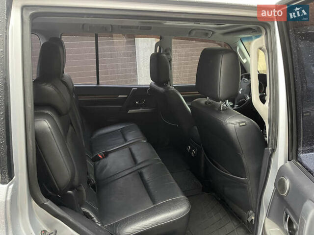 Серый Мицубиси Паджеро Вагон, объемом двигателя 3.2 л и пробегом 270 тыс. км за 16500 $, фото 3 на Automoto.ua