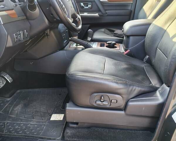 Серый Мицубиси Паджеро Вагон, объемом двигателя 3.2 л и пробегом 130 тыс. км за 19700 $, фото 16 на Automoto.ua