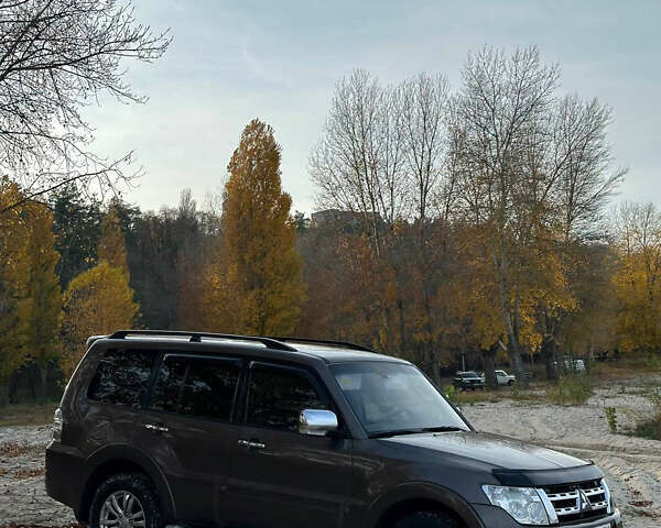 Серый Мицубиси Паджеро Вагон, объемом двигателя 3.2 л и пробегом 236 тыс. км за 16999 $, фото 44 на Automoto.ua