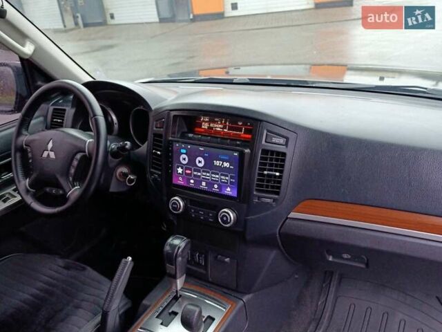 Сірий Міцубісі Паджеро Вагон, об'ємом двигуна 3.2 л та пробігом 183 тис. км за 17998 $, фото 16 на Automoto.ua