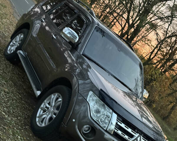 Серый Мицубиси Паджеро Вагон, объемом двигателя 3.2 л и пробегом 236 тыс. км за 16999 $, фото 8 на Automoto.ua