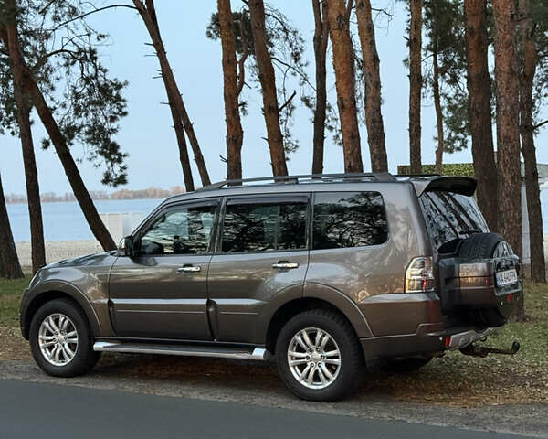 Серый Мицубиси Паджеро Вагон, объемом двигателя 3.2 л и пробегом 236 тыс. км за 16999 $, фото 1 на Automoto.ua