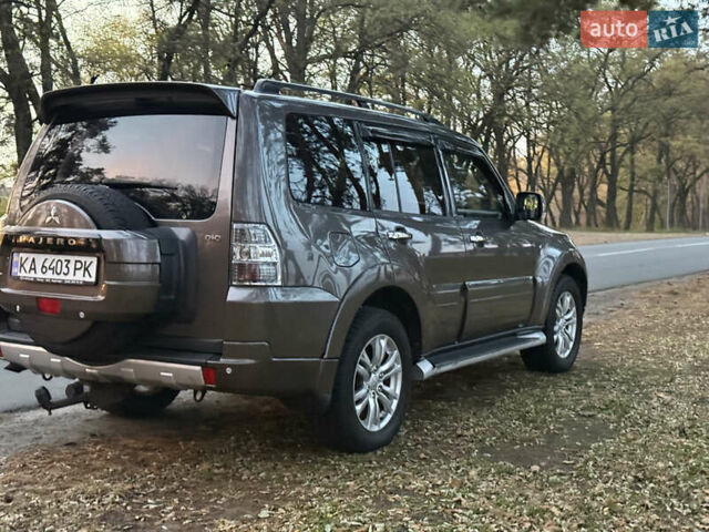Серый Мицубиси Паджеро Вагон, объемом двигателя 3.2 л и пробегом 236 тыс. км за 16999 $, фото 3 на Automoto.ua
