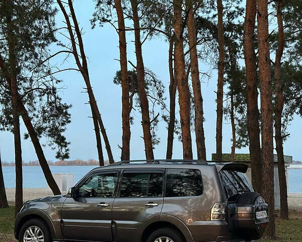 Серый Мицубиси Паджеро Вагон, объемом двигателя 3.2 л и пробегом 236 тыс. км за 16999 $, фото 38 на Automoto.ua