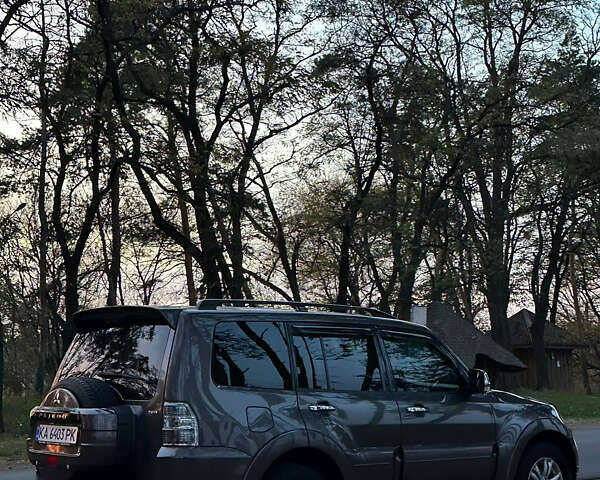 Серый Мицубиси Паджеро Вагон, объемом двигателя 3.2 л и пробегом 236 тыс. км за 16999 $, фото 33 на Automoto.ua