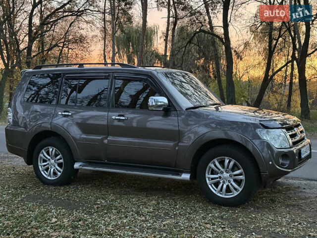 Серый Мицубиси Паджеро Вагон, объемом двигателя 3.2 л и пробегом 236 тыс. км за 16999 $, фото 9 на Automoto.ua