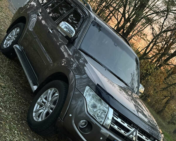 Серый Мицубиси Паджеро Вагон, объемом двигателя 3.2 л и пробегом 236 тыс. км за 16999 $, фото 17 на Automoto.ua