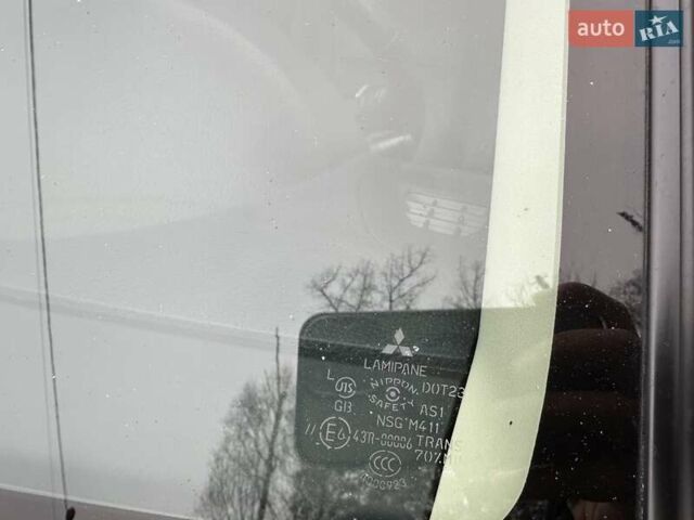 Серый Мицубиси Паджеро Вагон, объемом двигателя 2.97 л и пробегом 116 тыс. км за 27900 $, фото 21 на Automoto.ua