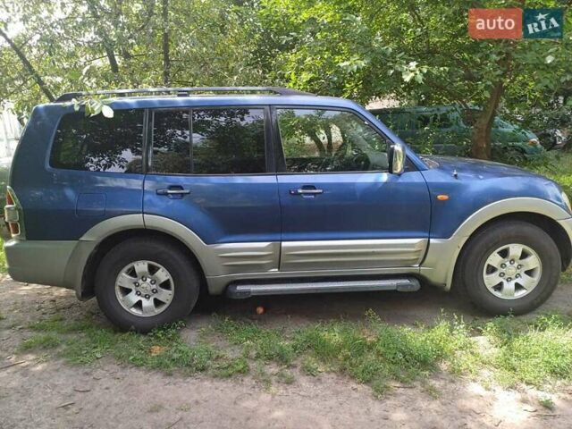 Синій Міцубісі Паджеро Вагон, об'ємом двигуна 3.2 л та пробігом 292 тис. км за 9400 $, фото 2 на Automoto.ua