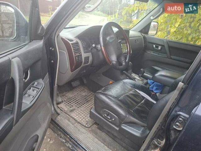 Синий Мицубиси Паджеро Вагон, объемом двигателя 3.2 л и пробегом 300 тыс. км за 7200 $, фото 5 на Automoto.ua